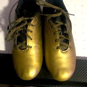 Boys soccer cleats size 2